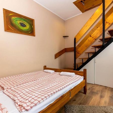 Bed and Breakfast Csillagtura Panzio à Eger Extérieur photo