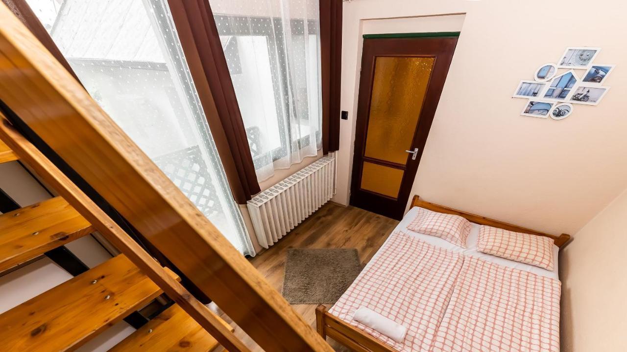 Bed and Breakfast Csillagtura Panzio à Eger Extérieur photo