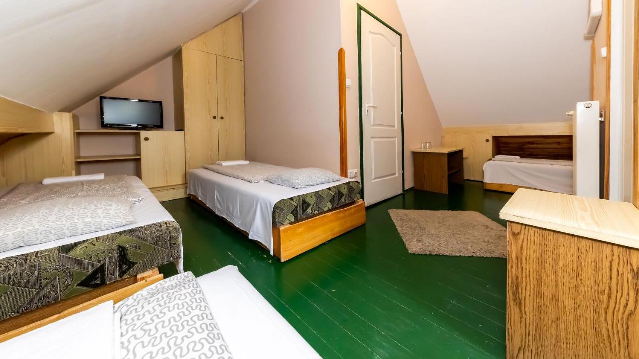 Bed and Breakfast Csillagtura Panzio à Eger Extérieur photo
