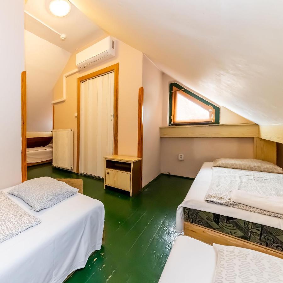 Bed and Breakfast Csillagtura Panzio à Eger Extérieur photo
