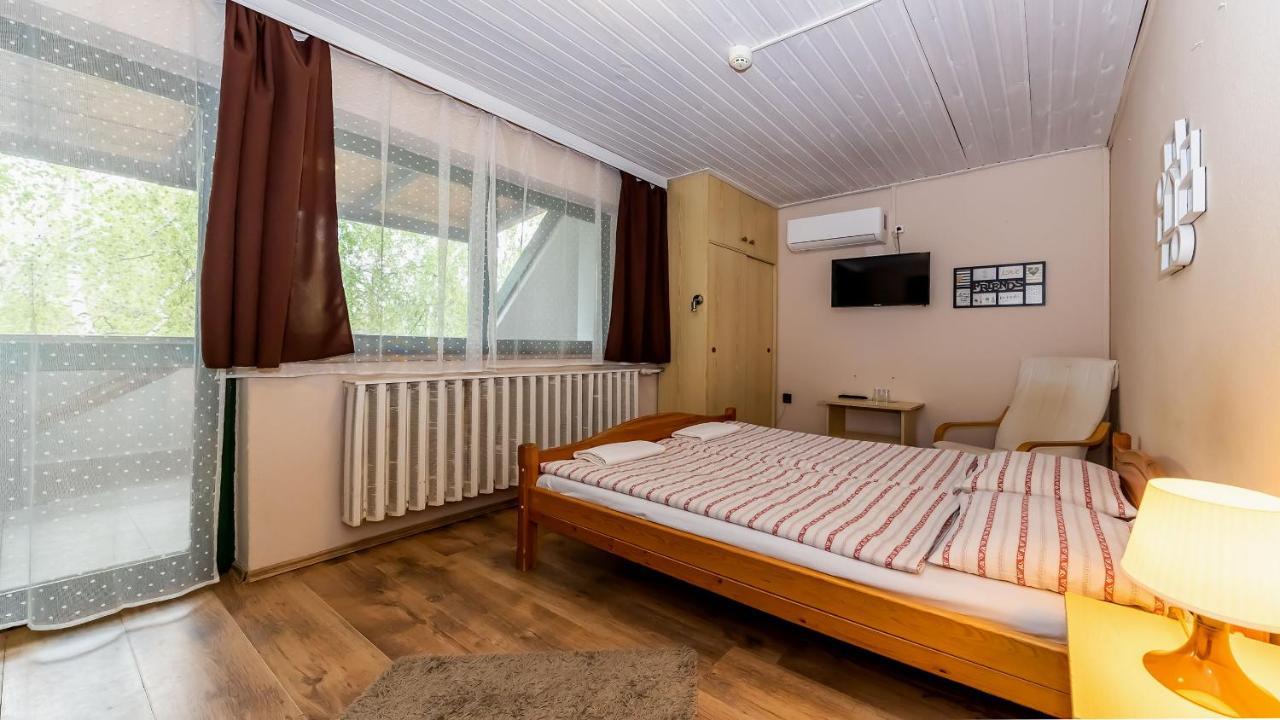 Bed and Breakfast Csillagtura Panzio à Eger Extérieur photo
