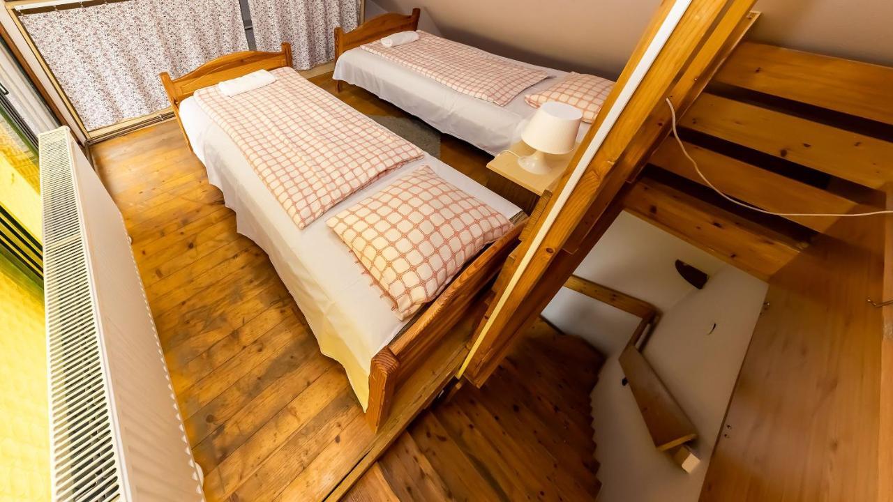 Bed and Breakfast Csillagtura Panzio à Eger Extérieur photo