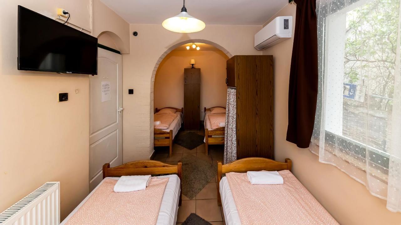 Bed and Breakfast Csillagtura Panzio à Eger Extérieur photo