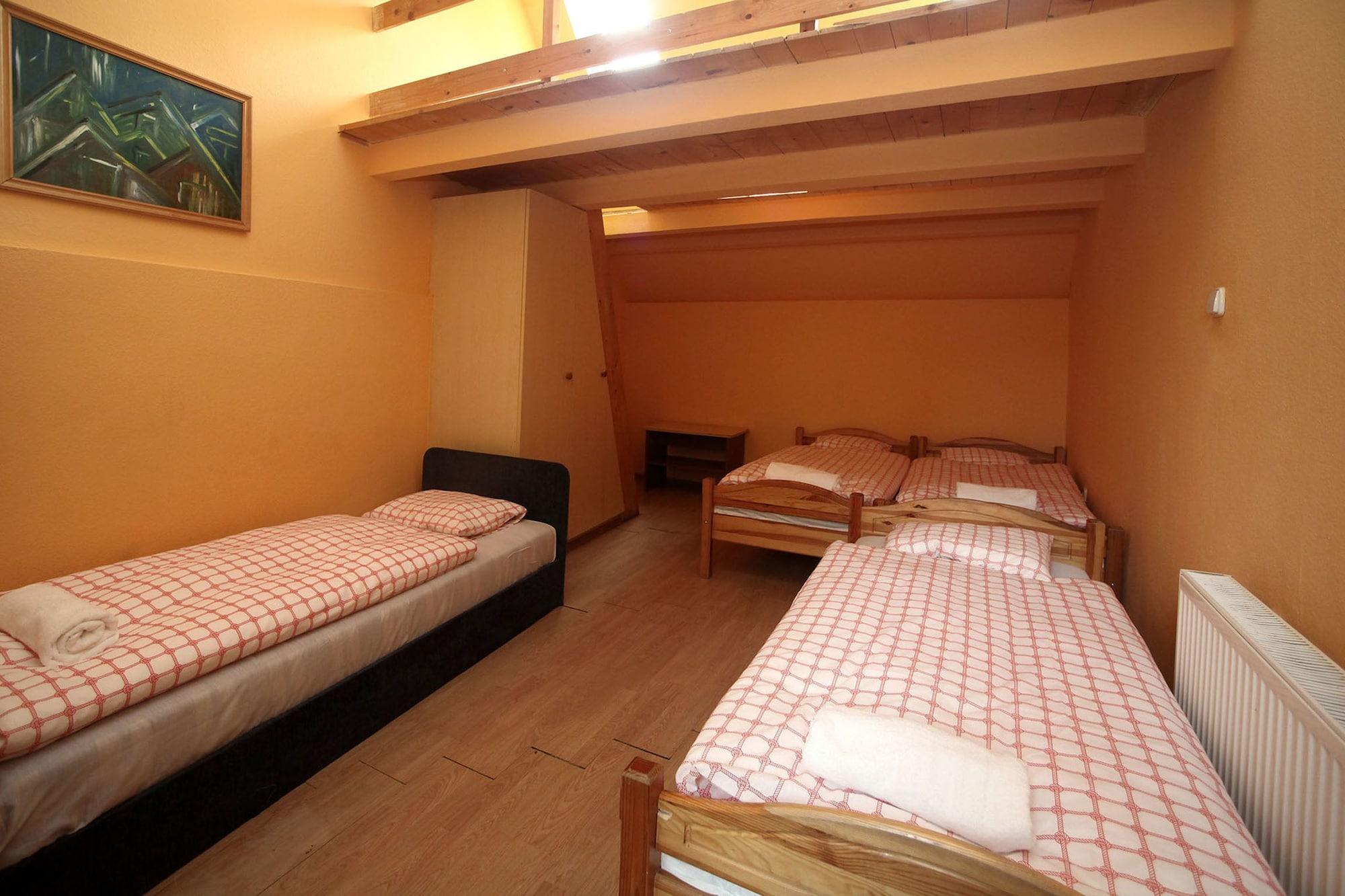 Bed and Breakfast Csillagtura Panzio à Eger Extérieur photo