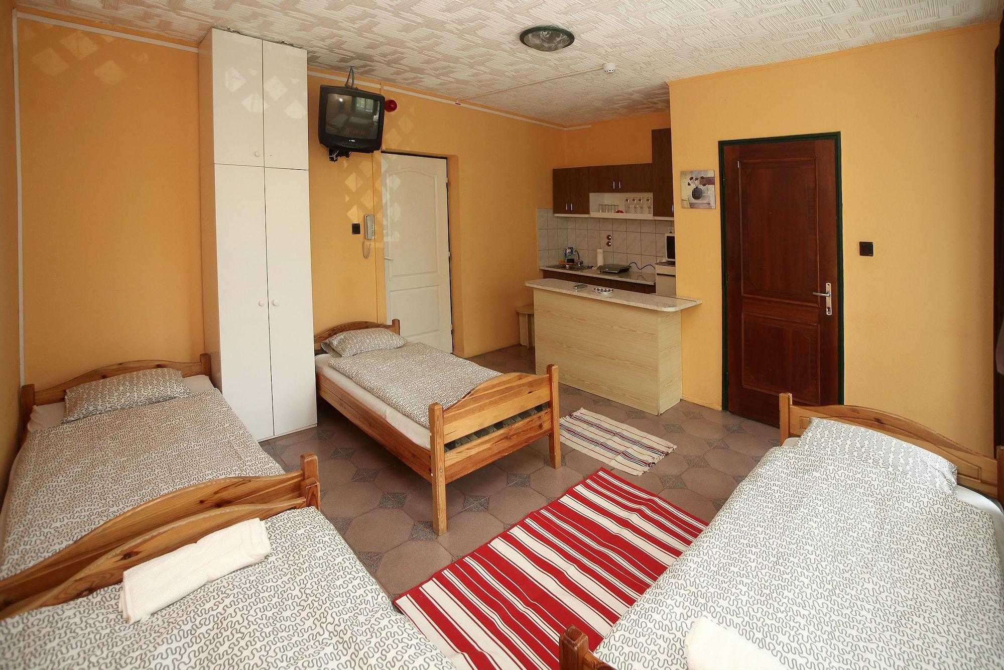 Bed and Breakfast Csillagtura Panzio à Eger Extérieur photo